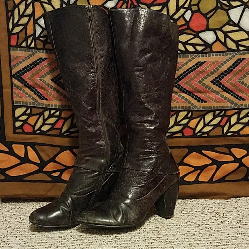 Faryl Robin leather boots with trademark heel
